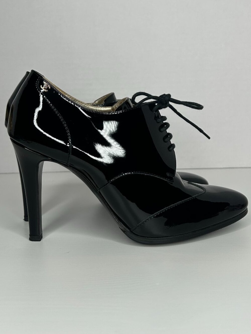 Chanel Patent Leather Lace Up Derby Booties 37C